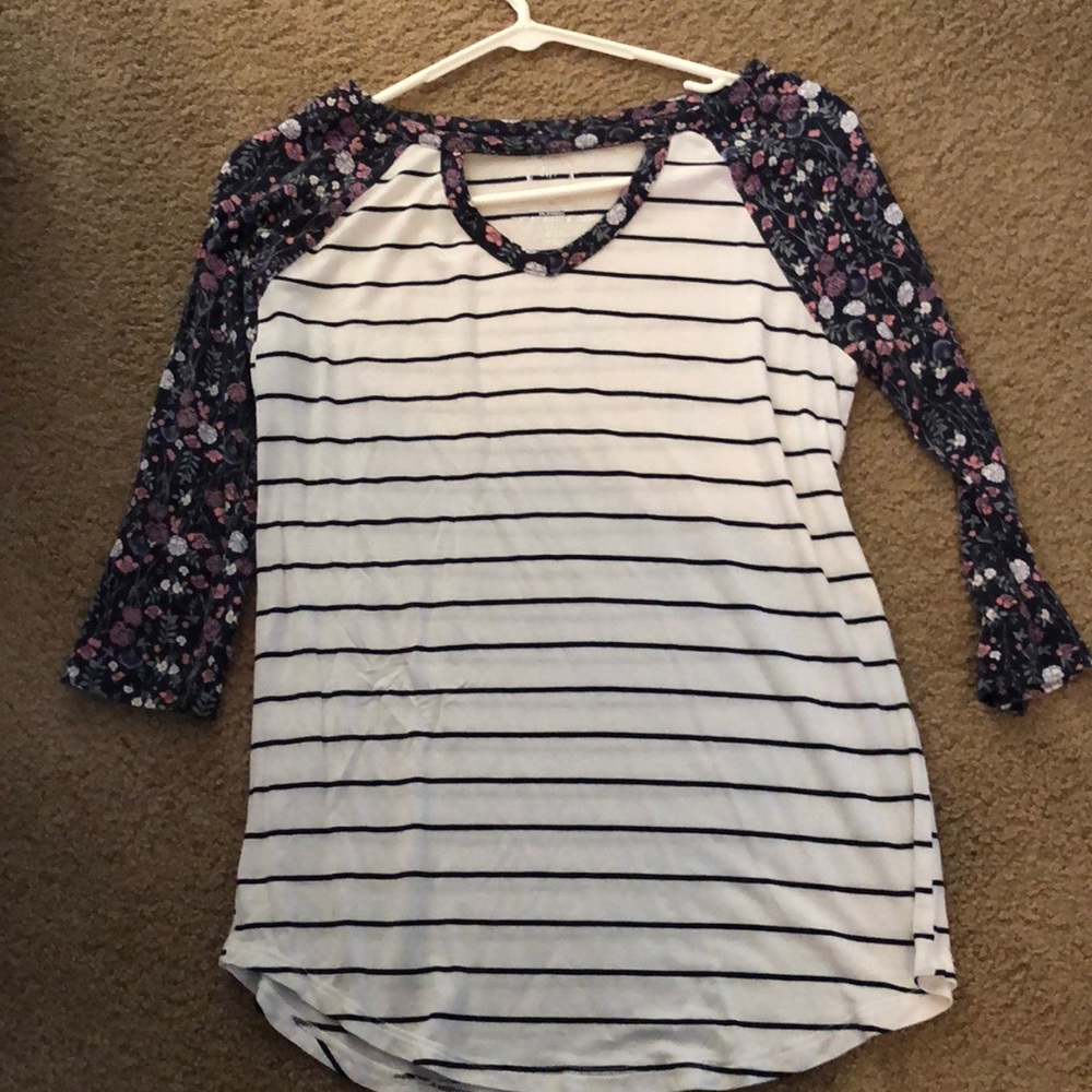 Maurices XS trendy shirt